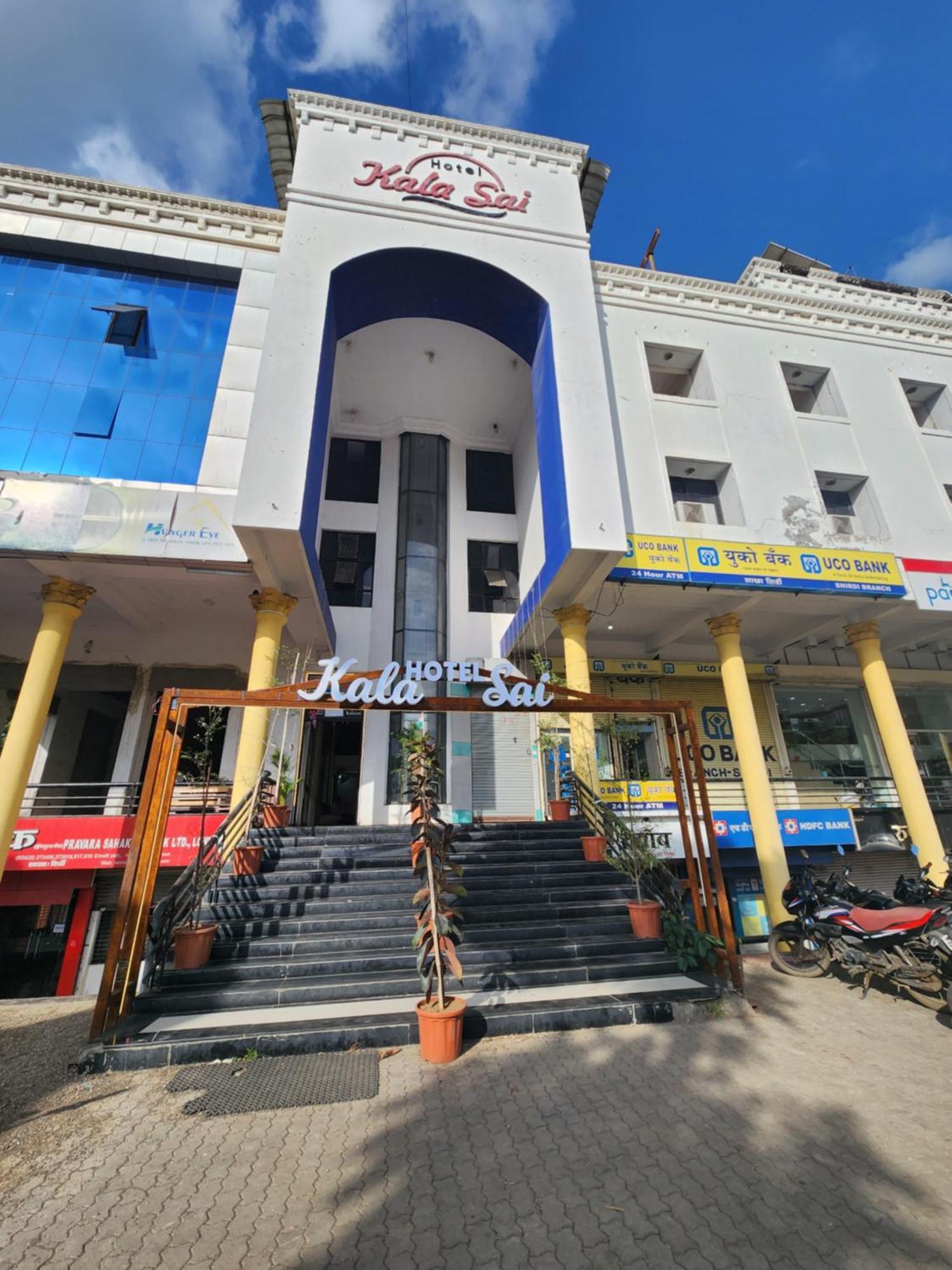 Hotel Kalasai Ширди Экстерьер фото